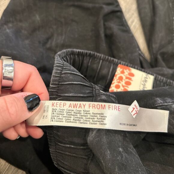 FP Movement Hot Shot Shirred Pants in Washed Black Size M - Picture 7 of 9